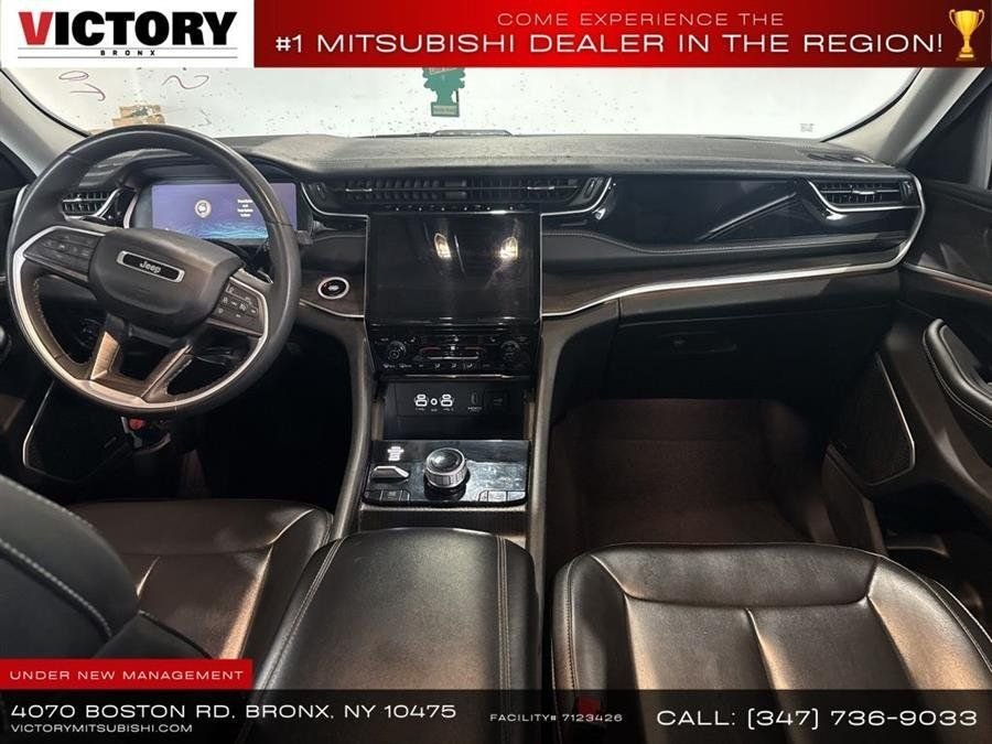 Used 2023 Silver Jeep 4xe image 15