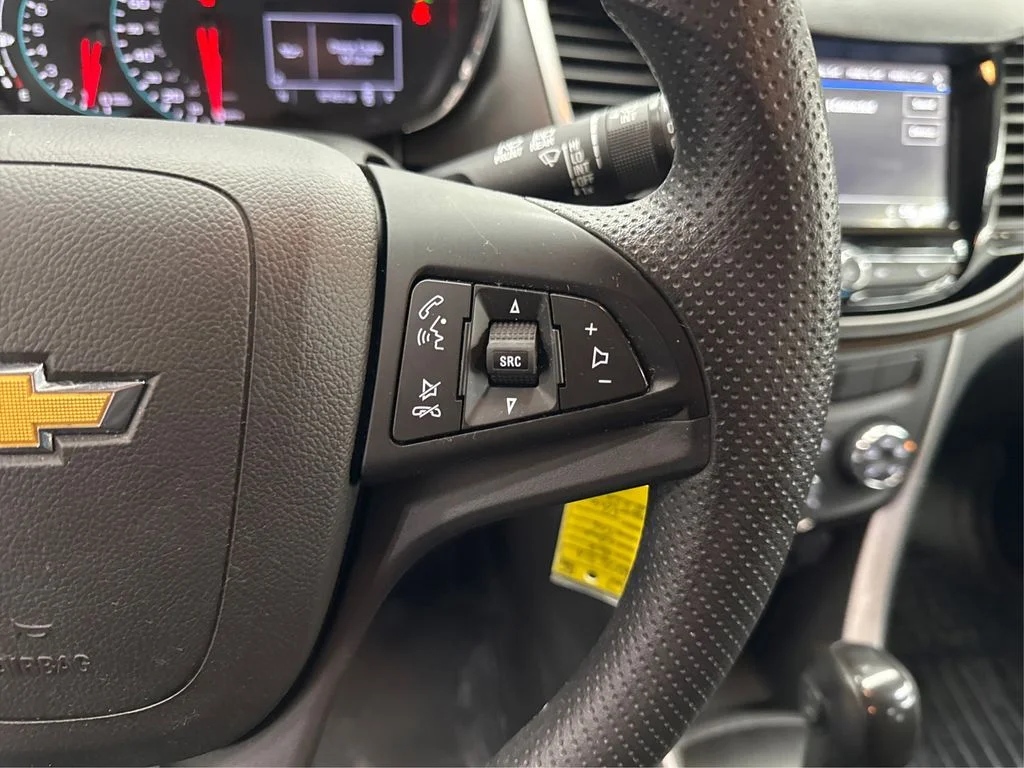 Used 2018 White Chevrolet LS image 28