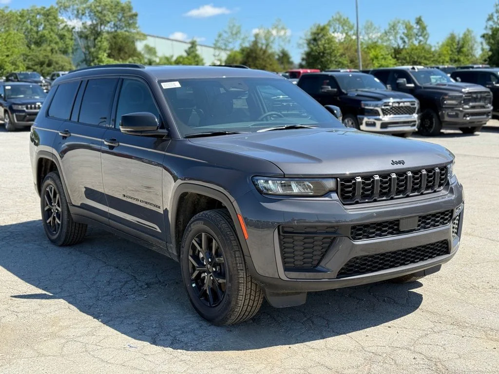 New 2026 Baltic Gray Metallic Clear-Coat Exterior Paint Jeep Altitude image 4