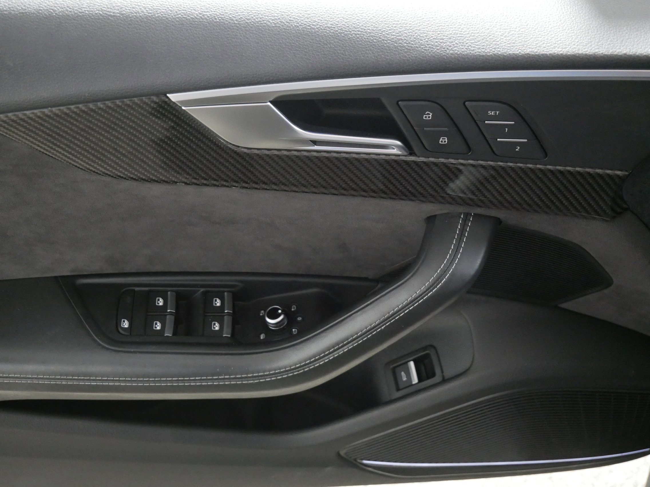 Used 2019 Daytona Gray Pearl Effect Audi Sedan 2.9 QTRO image 19