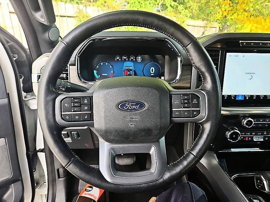 Used 2024 White Metallic Ford LARIAT image 19