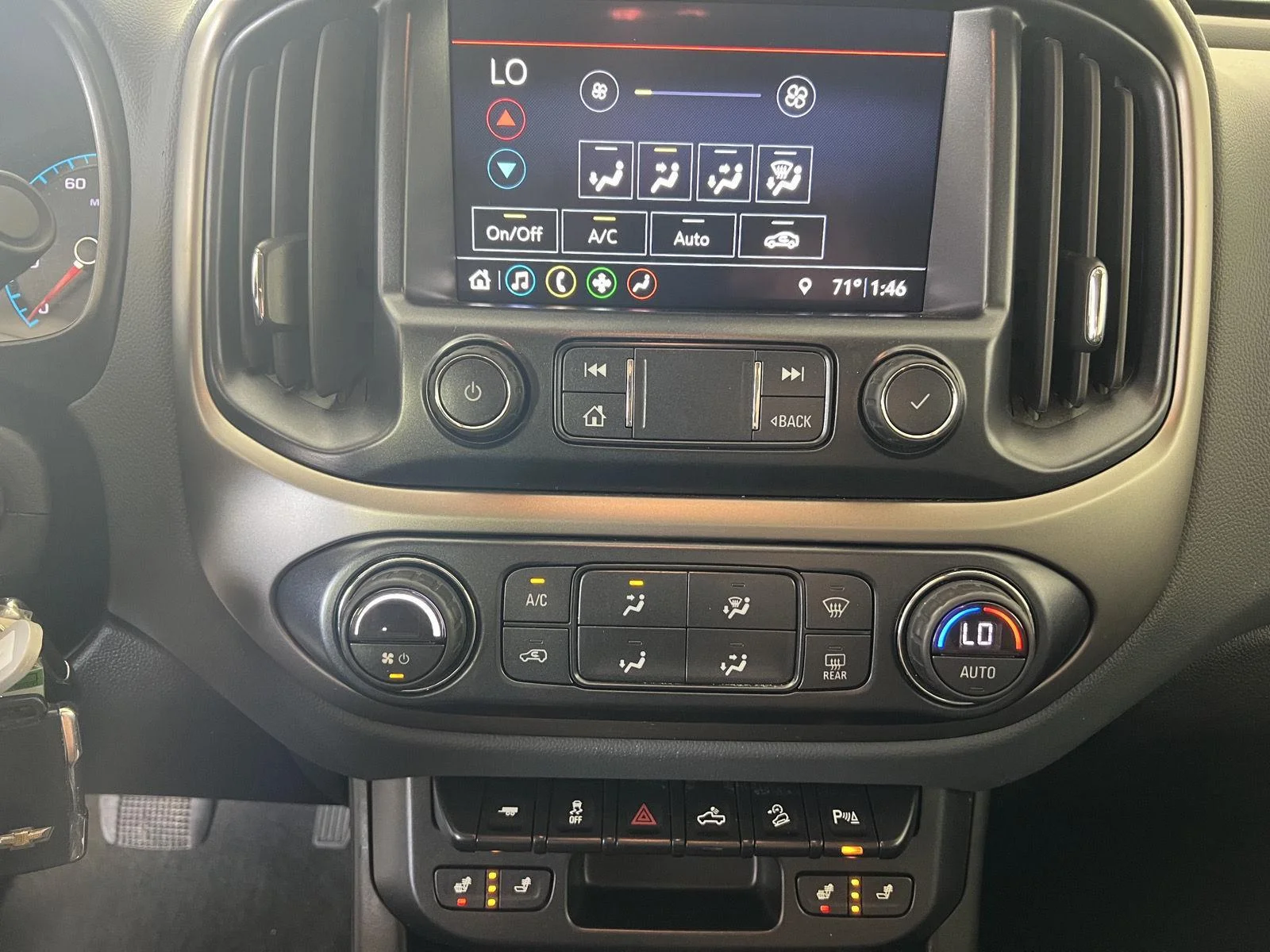 Used 2019 Pacific Blue Metallic Chevrolet Z71 image 17