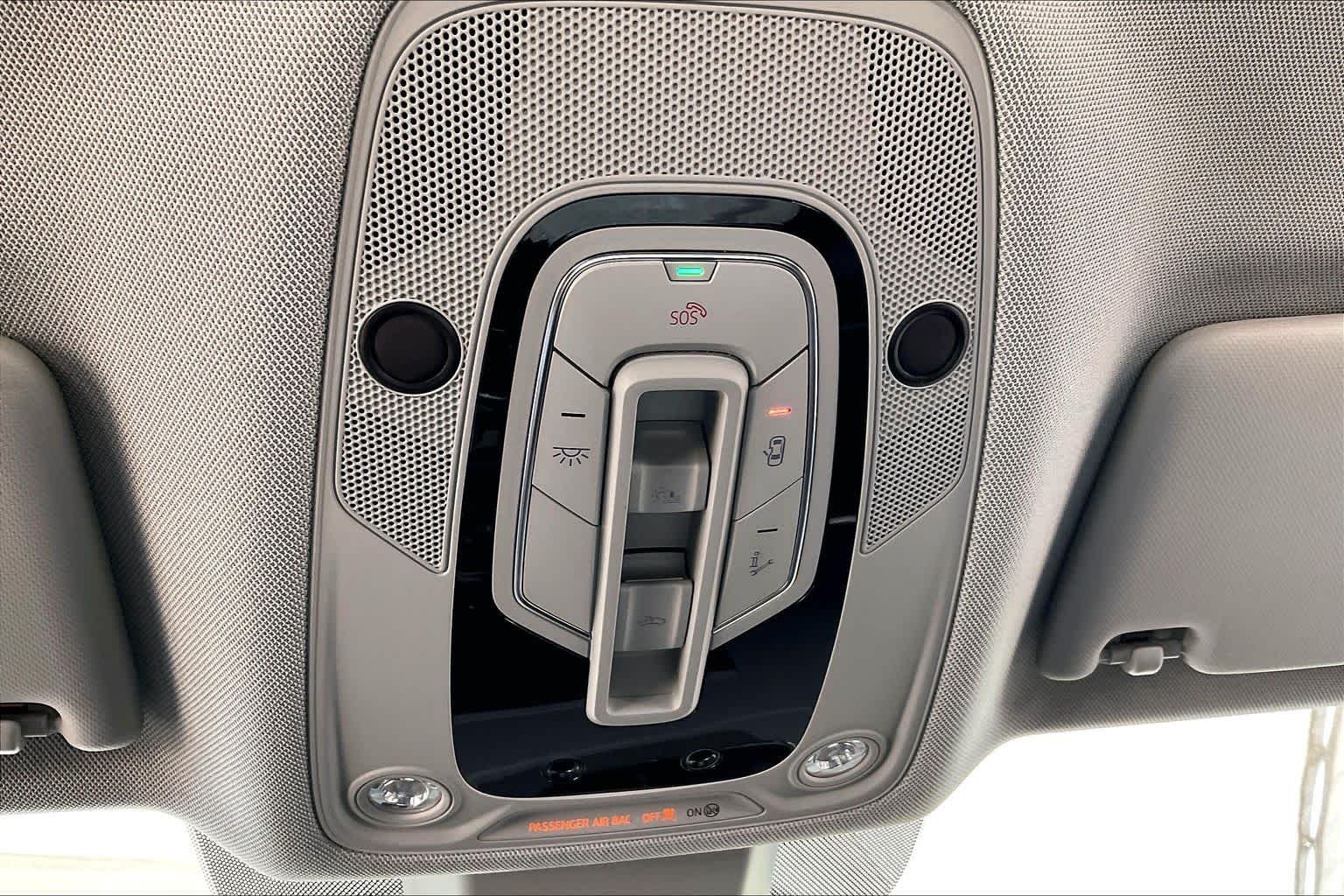 Used 2024 Daytona Gray Pearl Effect Audi S line Premium image 32