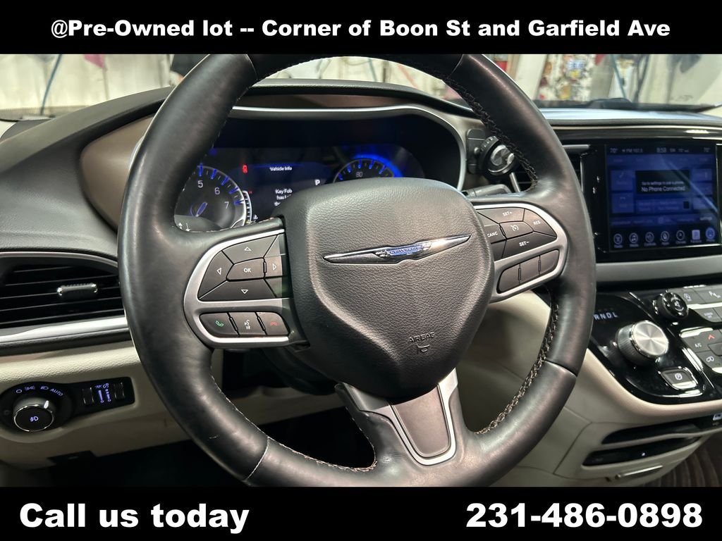 Used 2017 Silver Chrysler Touring L Plus image 20