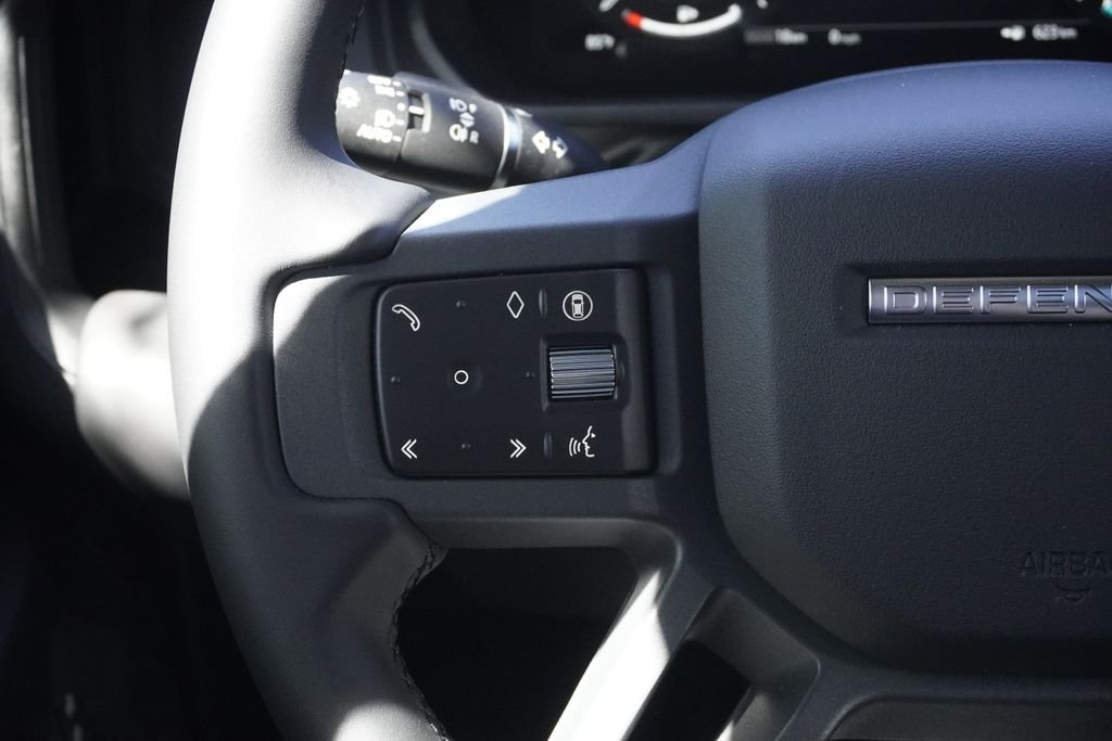 New 2026 Santorini Black Land Rover X-Dynamic SE image 12