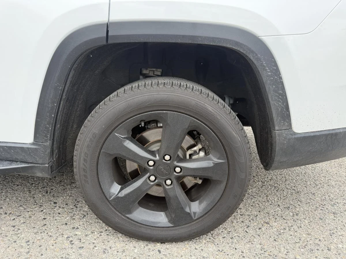 Used 2024 White Jeep Limited image 12