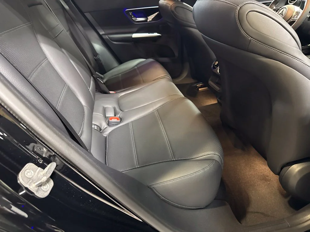 Used 2027 Black Mercedes-Benz GLC 300 image 21