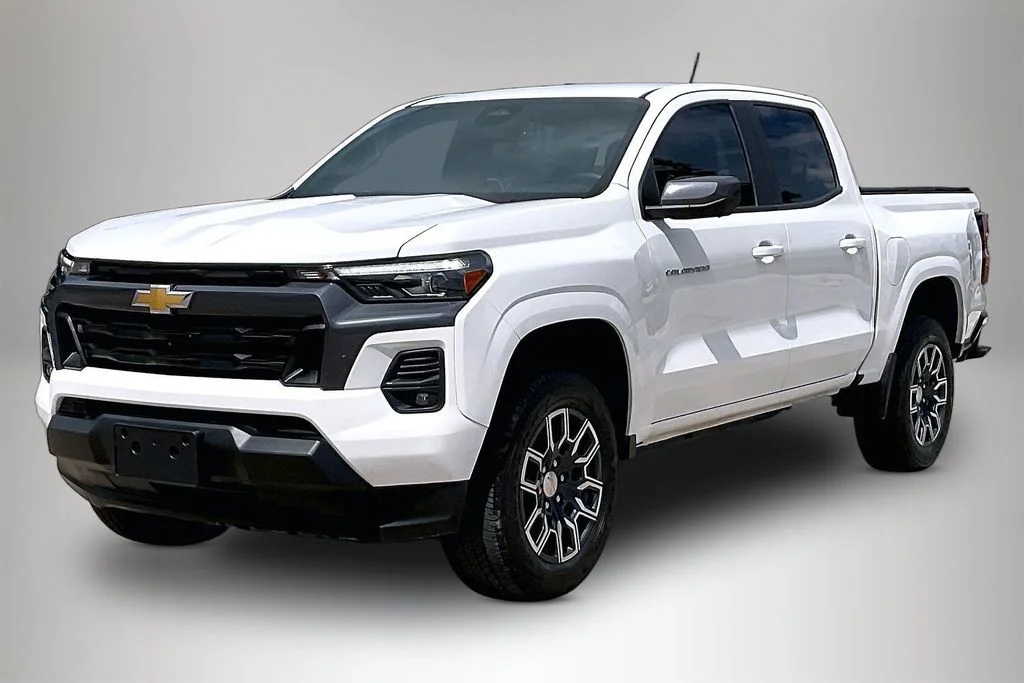 Used 2024 White Chevrolet LT image 2
