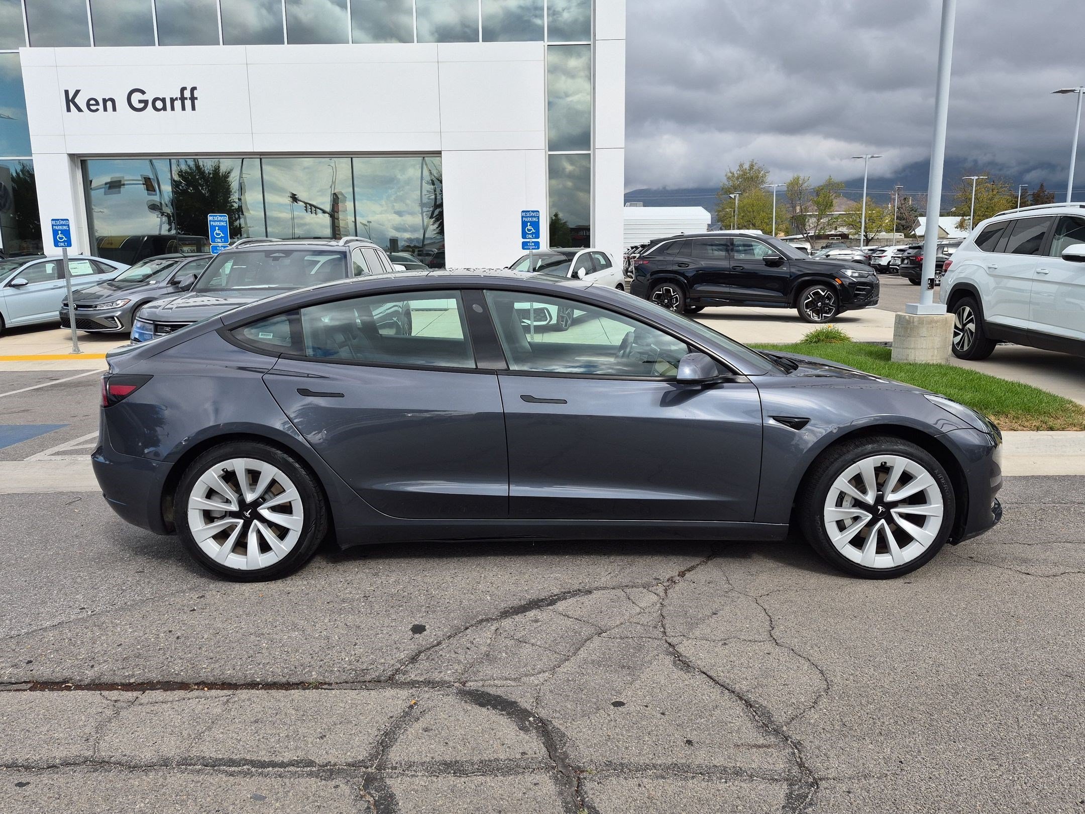 Used 2022 Midnight Silver Metallic Tesla Long Range image 2