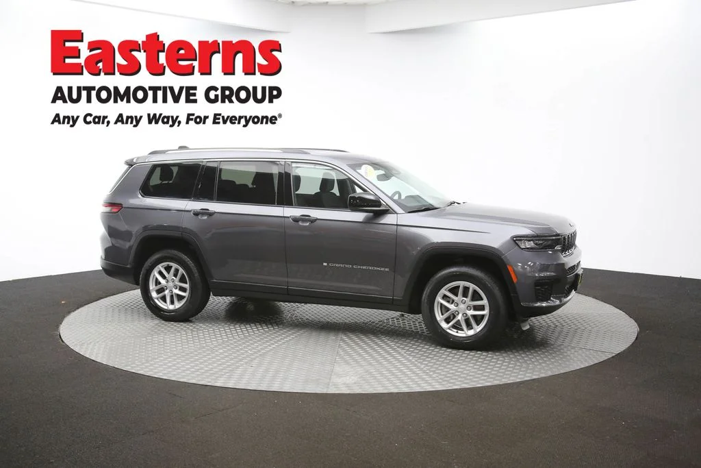 Used 2023 Gray Jeep Laredo image 49