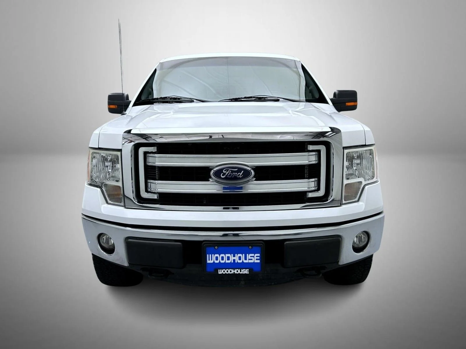 Used 2013 White Ford XLT image 2