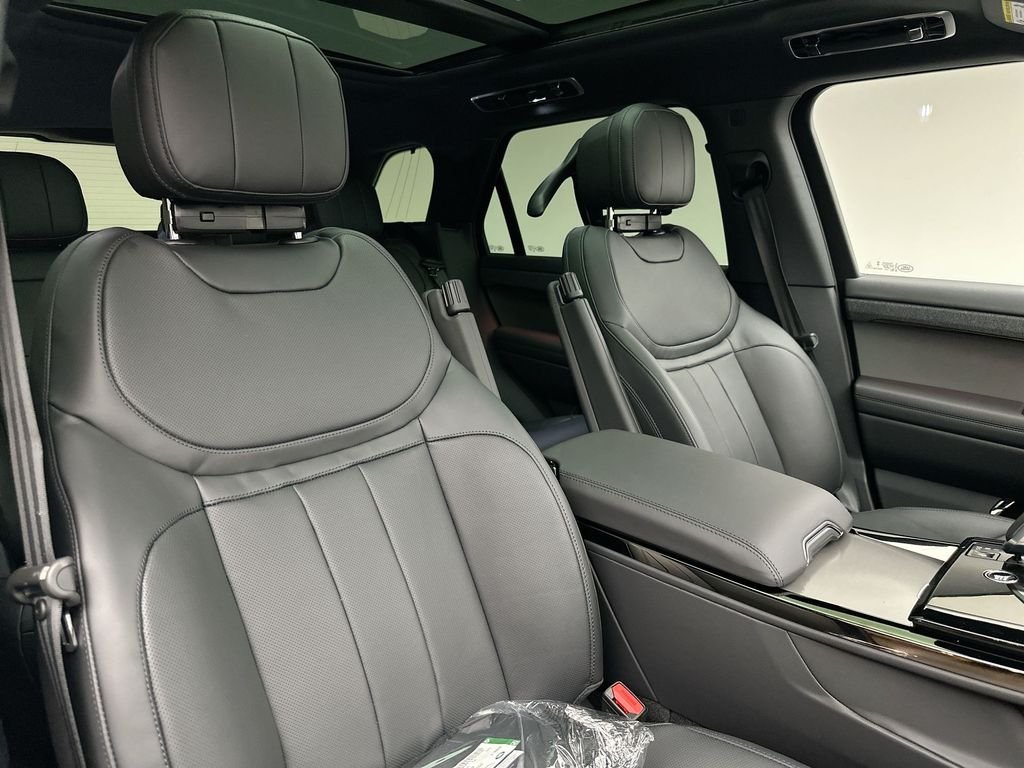New 2027 Ostuni Pearl Wht Prem Met Land Rover Dynamic SE image 8