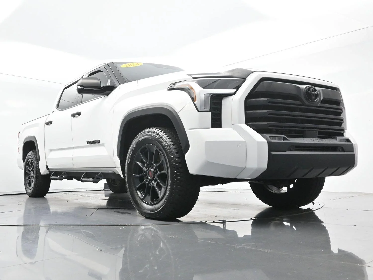 Used 2024 Ice Cap Toyota SR5 image 41