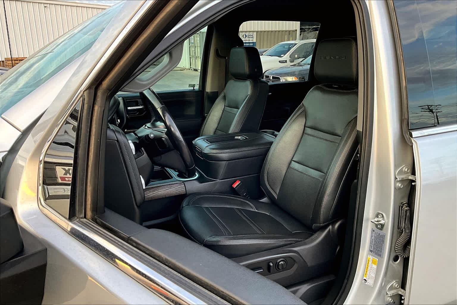 Used 2022 Quicksilver Metallic GMC Denali image 7