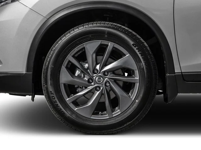 Used 2016 Arctic Blue Metallic Nissan SL image 13