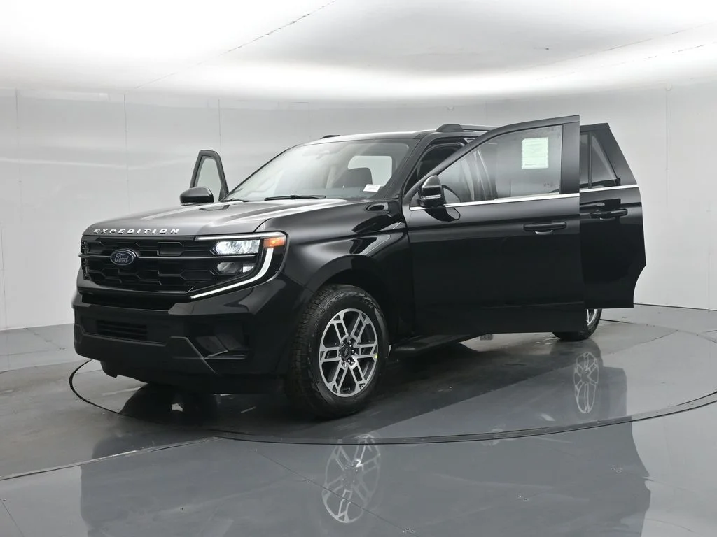 New 2026 Agate Black Metallic Ford Active image 34