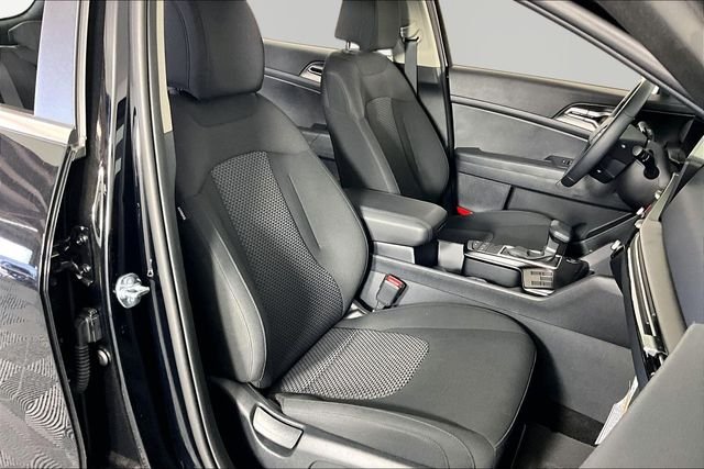 Used 2026 Black Kia LX image 27
