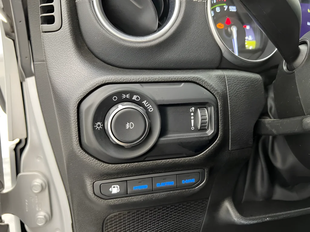 Used 2023 Silver Jeep Sahara 4xe image 17