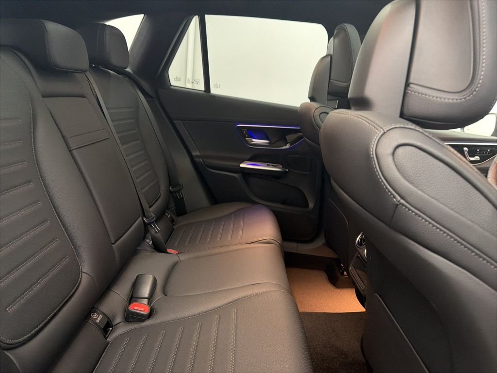 Used 2026 Black Mercedes-Benz GLC 300 image 27
