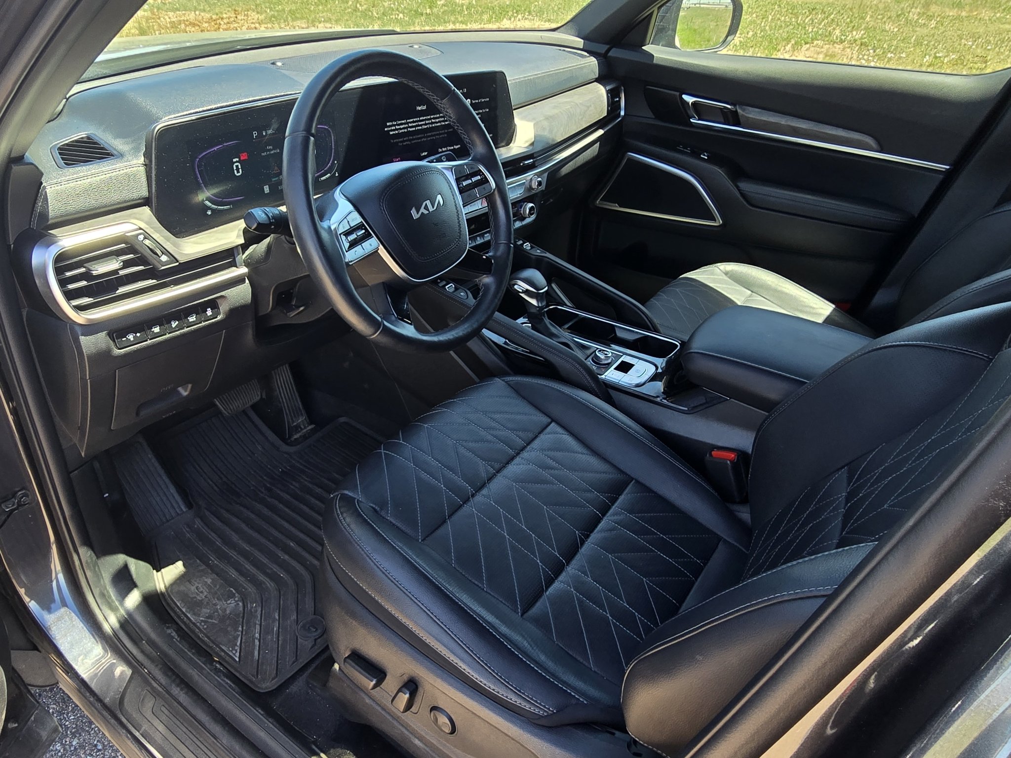 Used 2024 Gravity Gray Kia EX X-Line image 27