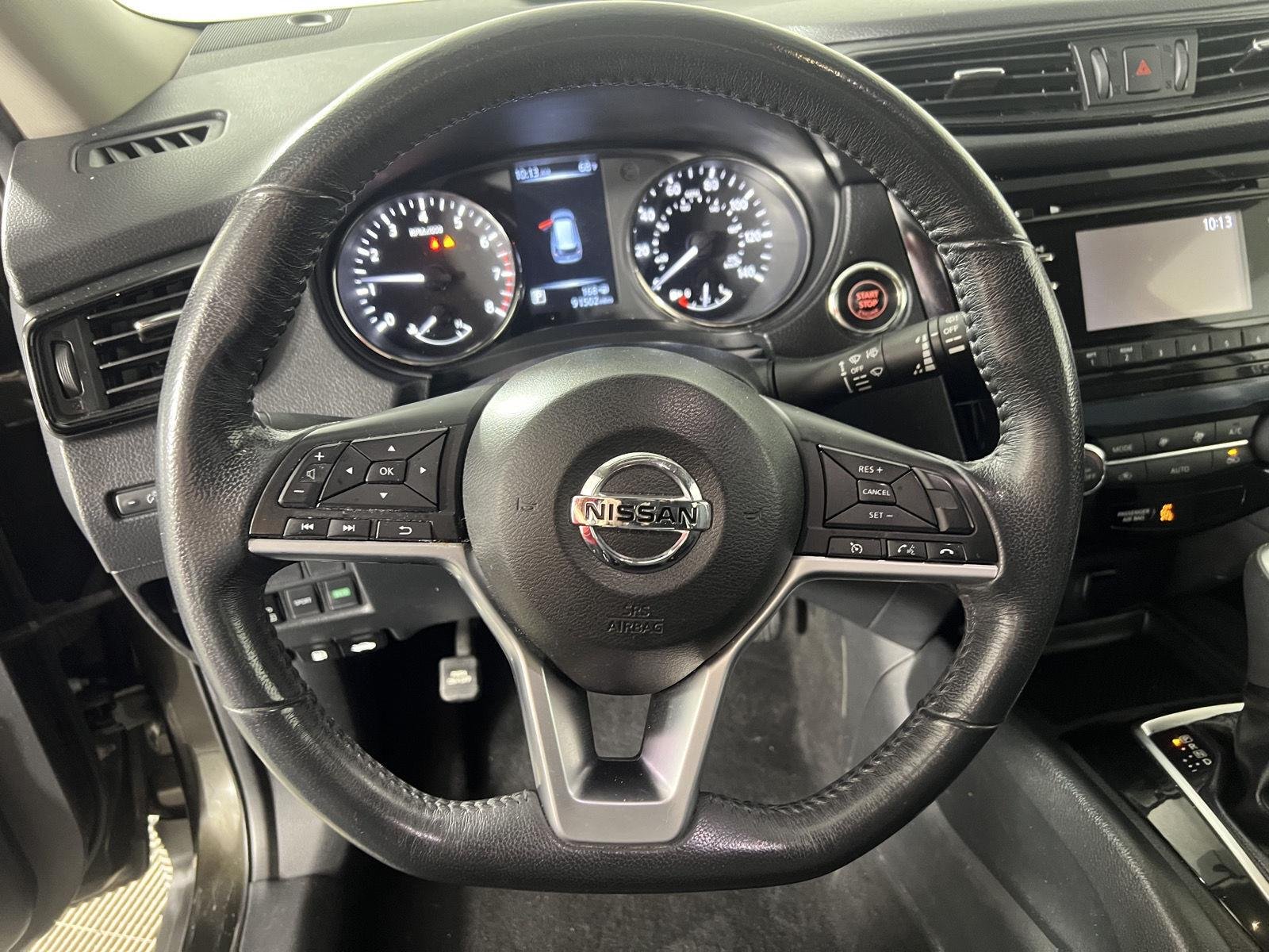 Used 2017 Midnight Jade Nissan SV image 15