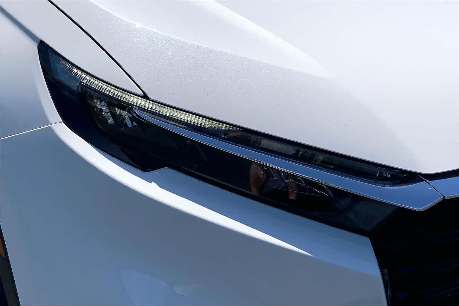New 2026 Platinum White Pearl Honda EX image 13