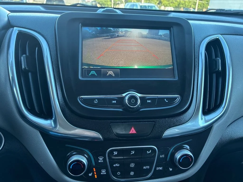 Used 2018 IVY METALLIC Chevrolet LT image 22