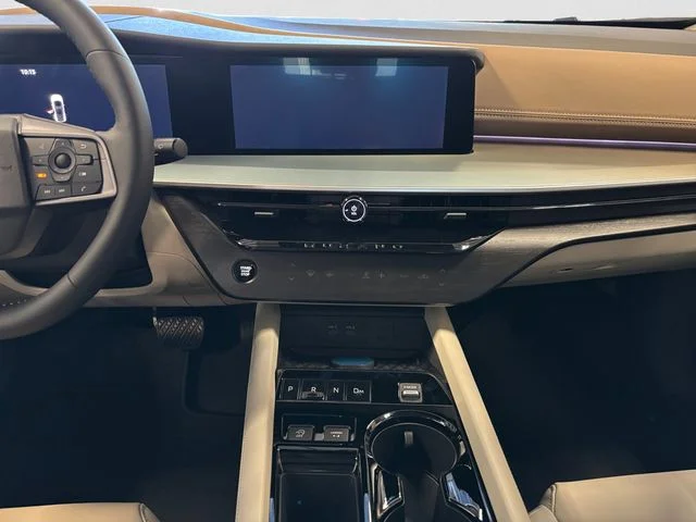 New 2027 Silver Nissan Platinum image 12