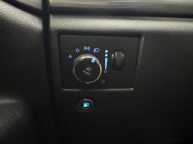 Used 2021 Diamond Black Jeep Laredo X image 19