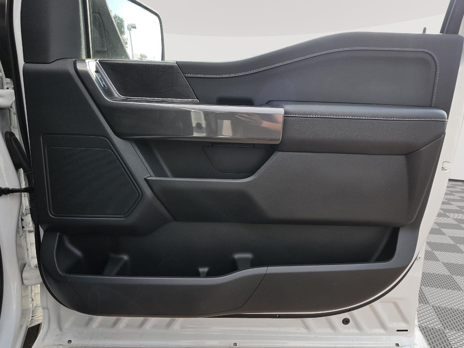 Used 2023 Oxford White Ford XLT image 24
