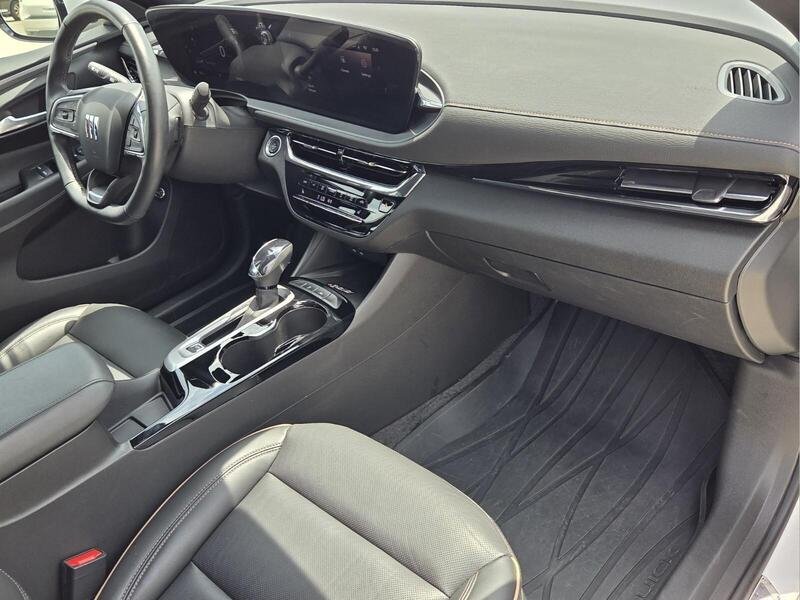 Used 2025 White Frost BUICK FWD 4DR AVENIR image 19