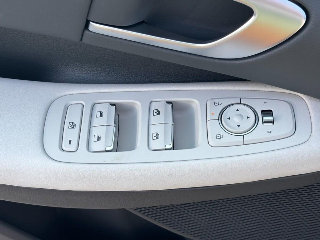 2026 Hyundai Sonata SEL - Photo 18