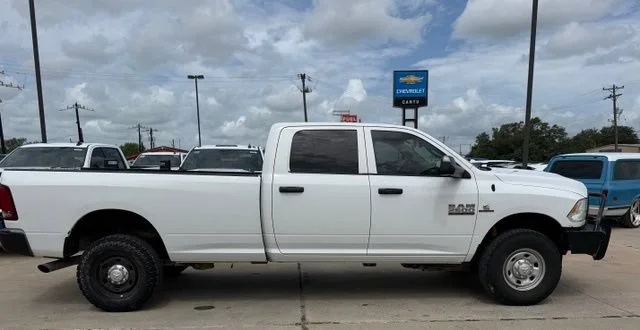 3C6UR5HL4JG396148