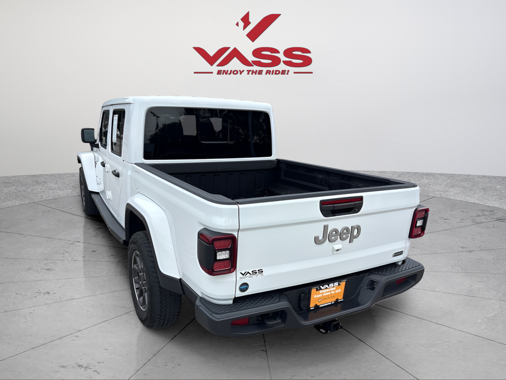 Used 2022 White Jeep Overland image 3