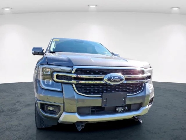 Used 2025 Gray Ford Lariat image 7