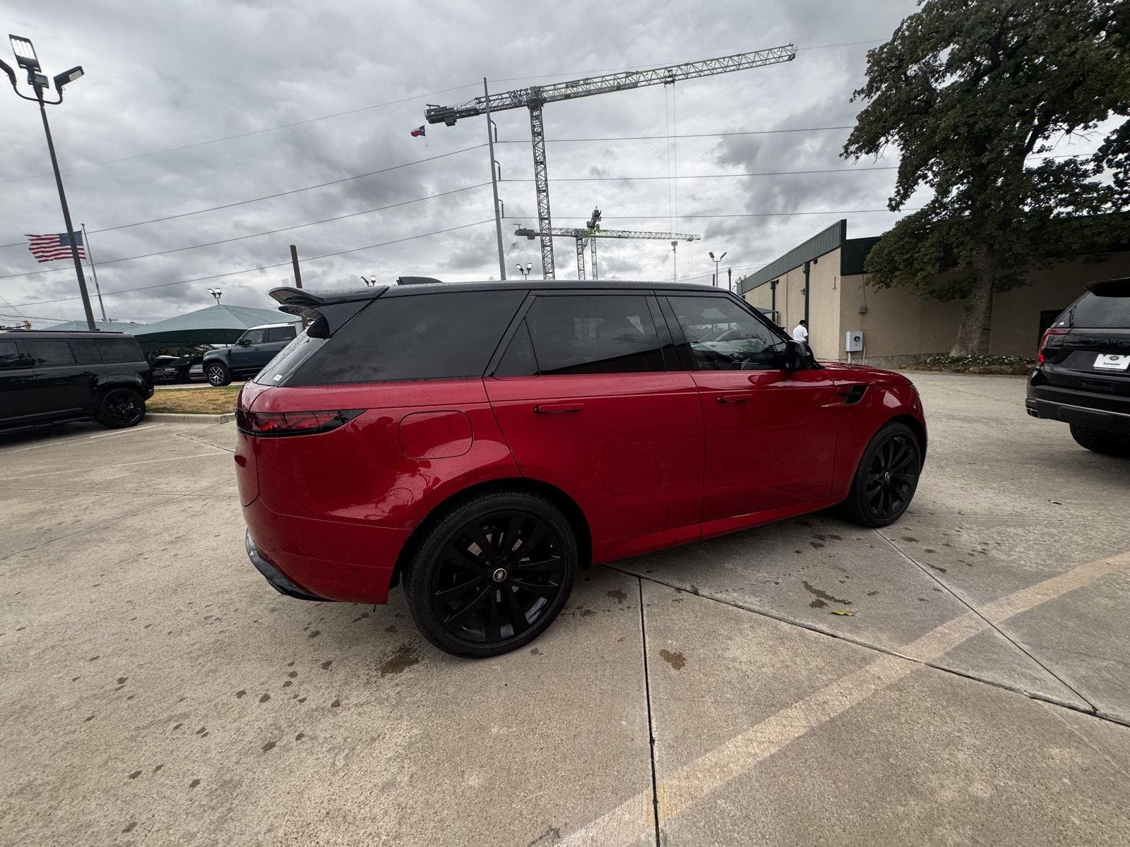 Used 2025 Firenze Red Land Rover Dynamic SE P400 image 10