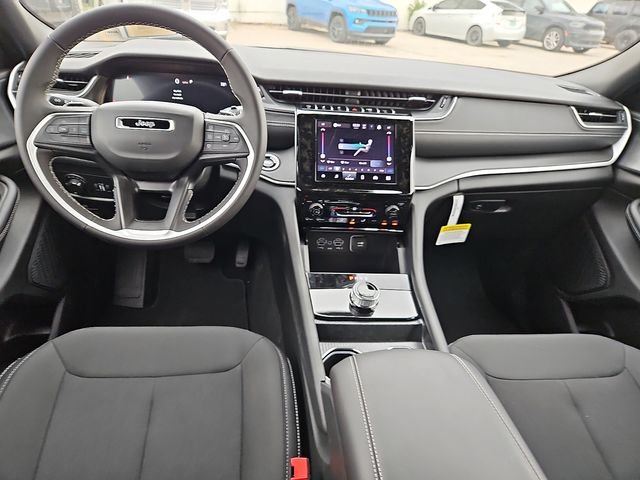 New 2026 Diamond Black Crystal Pearlcoat Jeep Laredo image 12