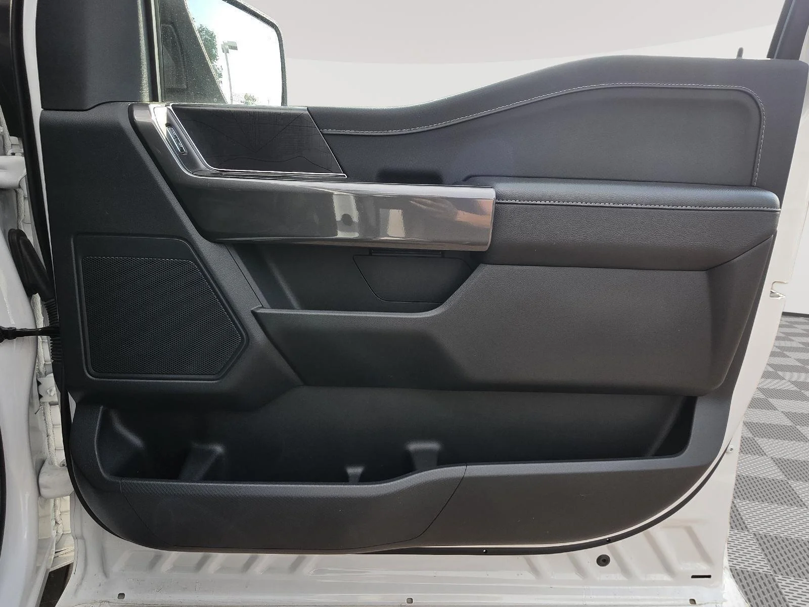 Used 2023 Oxford White Ford XLT image 20