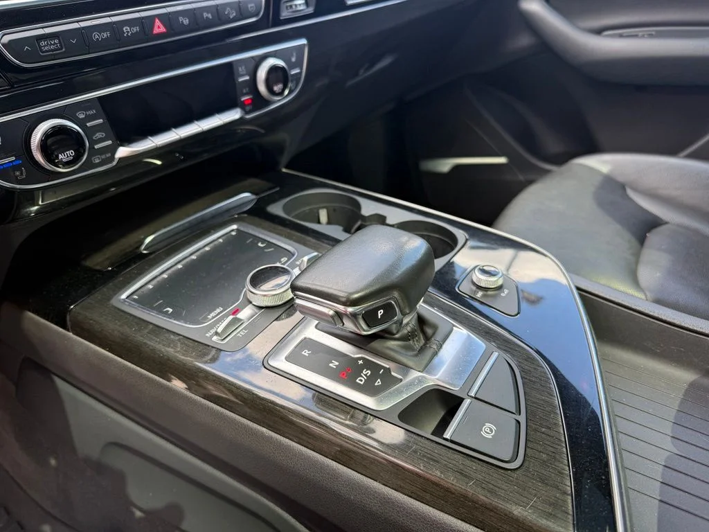 Used 2019 Gray Metallic Audi 55 Prestige image 16