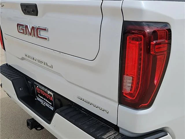 Used 2023 White Frost Tricoat GMC Denali 4x4 Crew Cab 6.6 ft. box 157 in. WB image 8