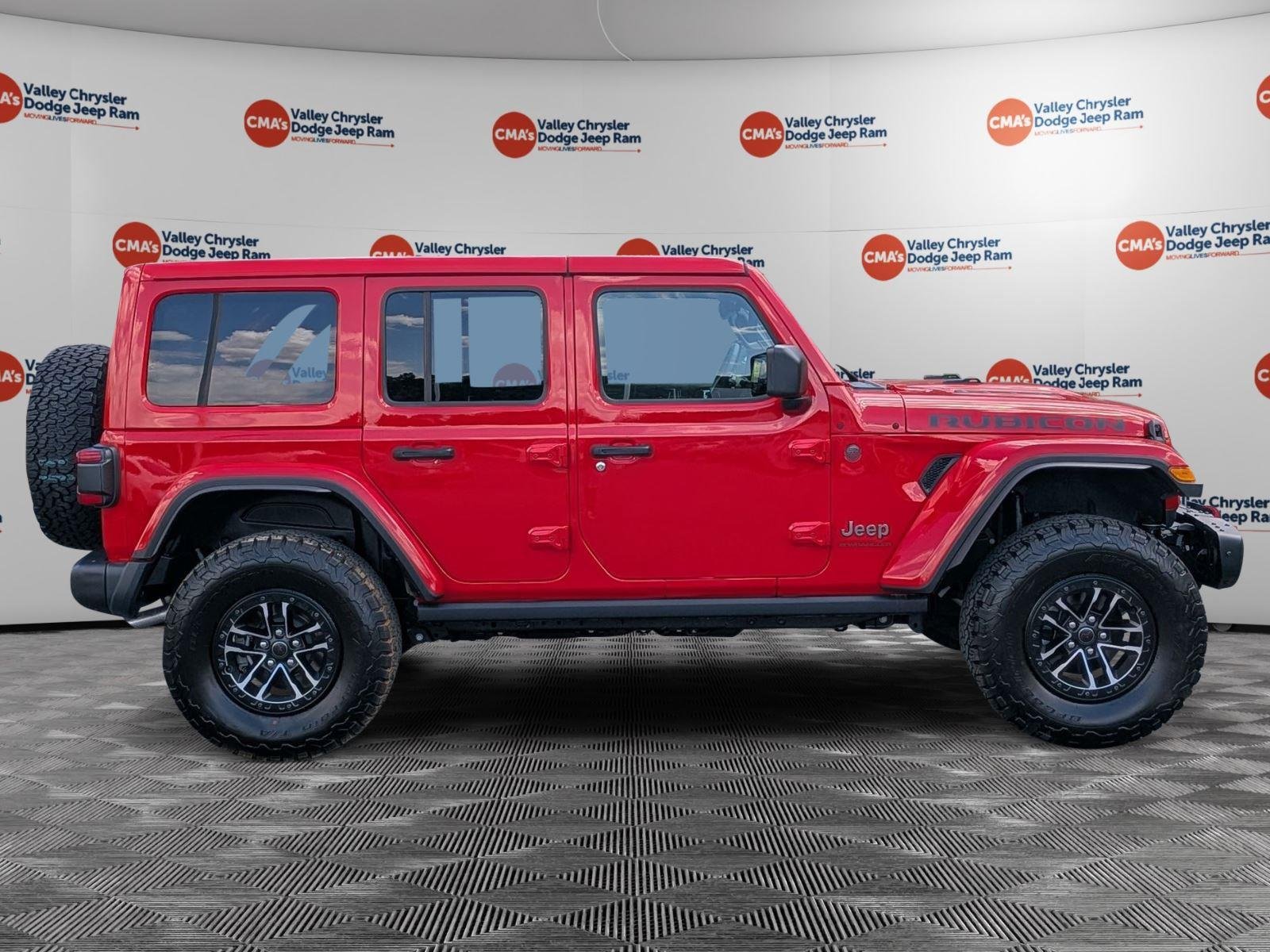 New 2026 Firecracker Red Clear-Coat Exterior Paint Jeep Rubicon X image 4