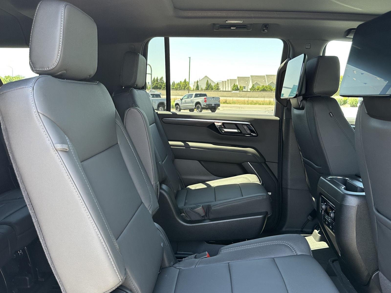 2026 Chevrolet Suburban Z71 - Photo 41