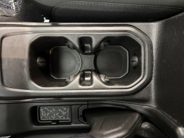 Used 2021 White Jeep Unlimited Sahara image 25
