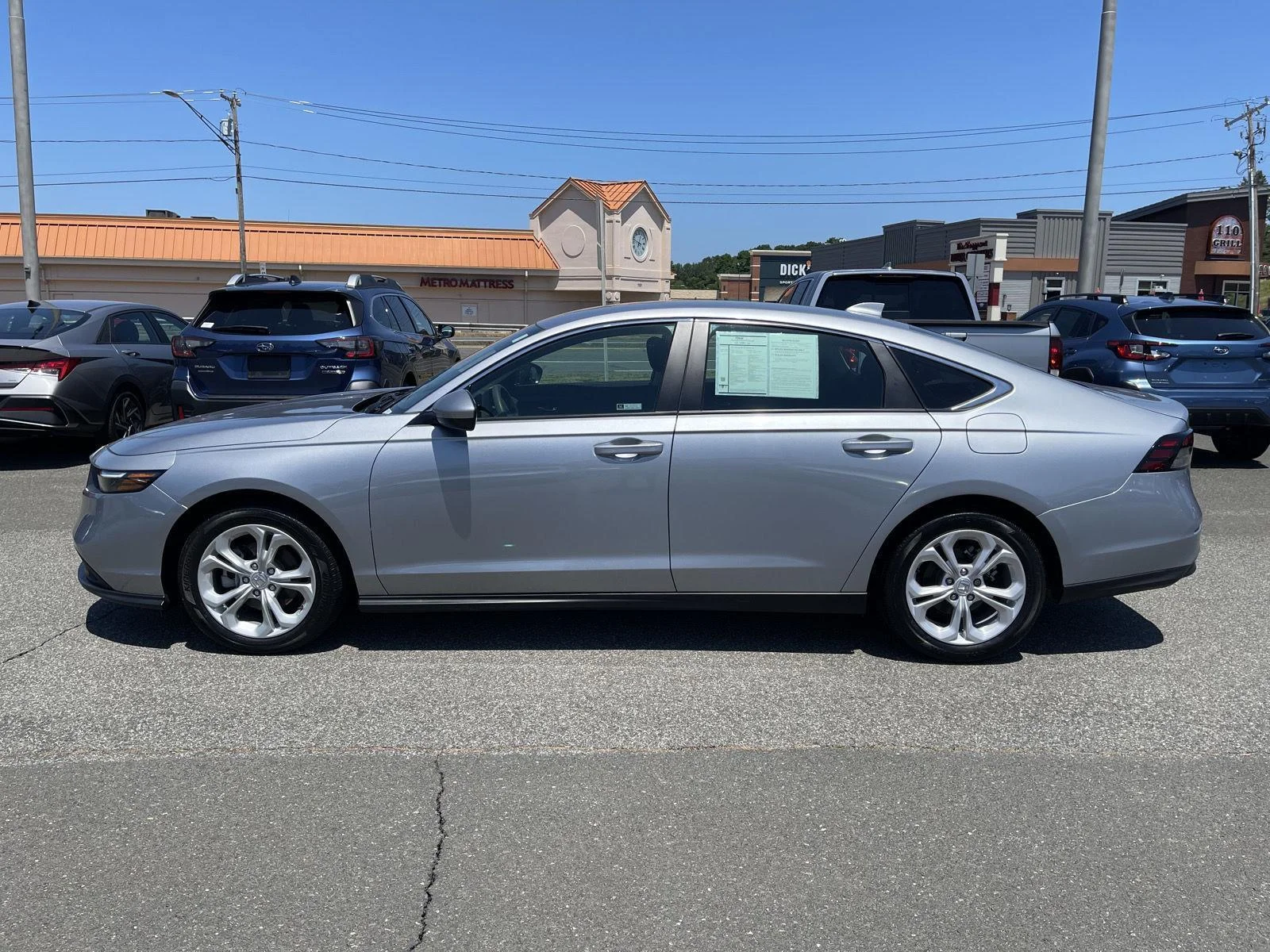 Used 2023 Lunar Silver Metallic Honda LX image 17