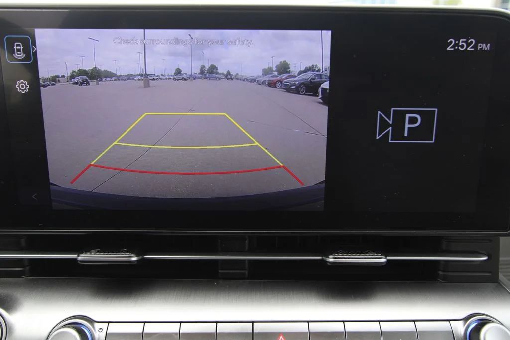 Used 2025 Black Hyundai SEL image 11