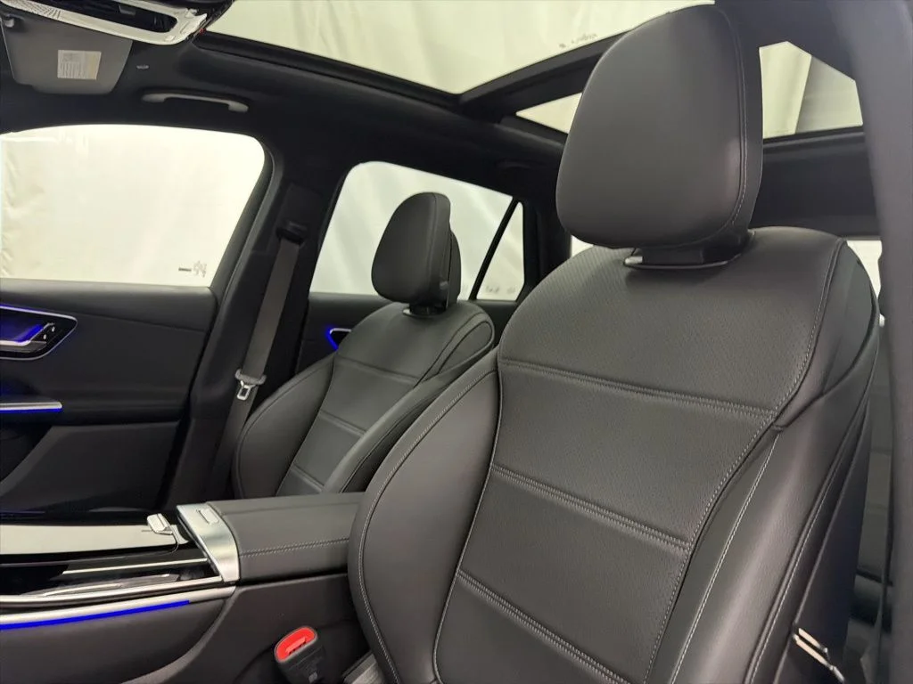Used 2026 Black Mercedes-Benz GLC 300 image 13