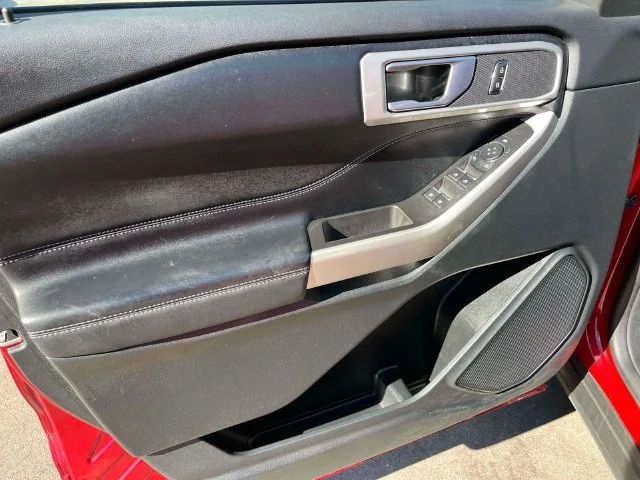 Used 2023 Red Ford XLT image 27
