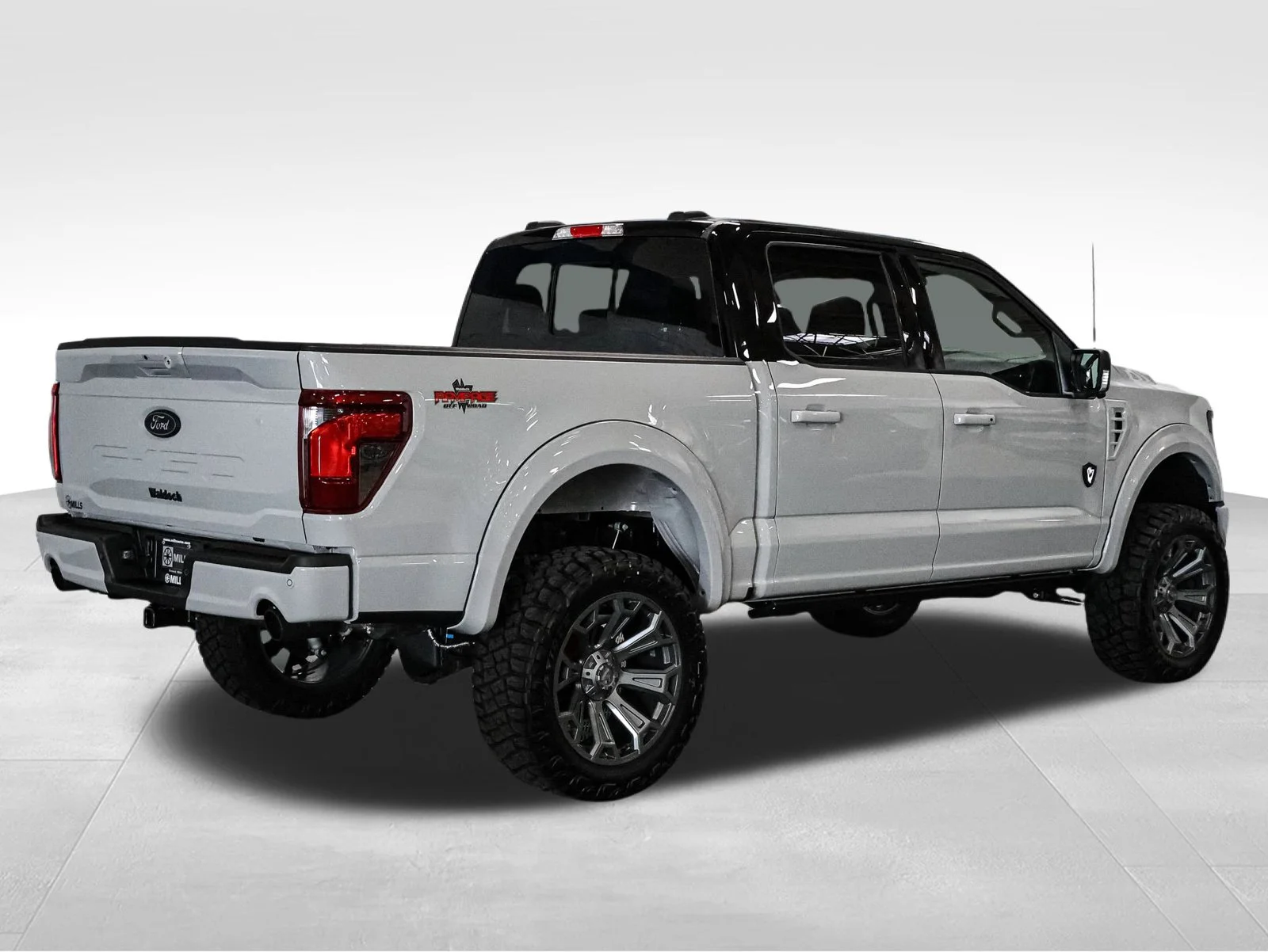 New 2026 Avalanche Ford XLT image 8