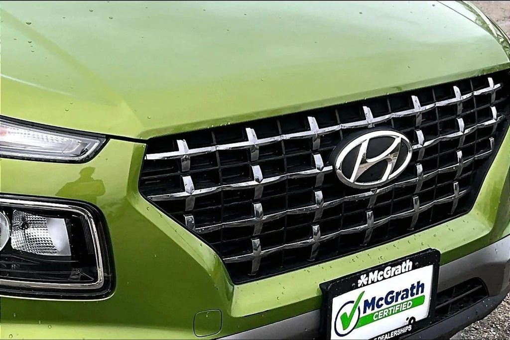 Used 2023 Green Hyundai SEL image 33