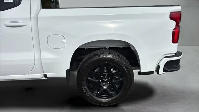 Used 2025 Summit White Chevrolet RST image 35
